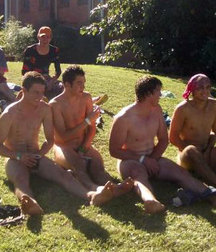 Frat Boys Doing What They Love 592c3232bb5e1.jpg