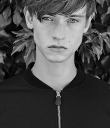Cute Boys non-nude 592c3275d7d83.jpg