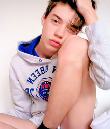 Cute Boys non-nude 592c3296de145.jpg