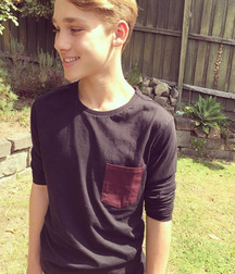 Cute Boys non-nude 592c329907632.jpg