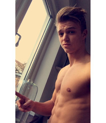 Shirtless Teens & Twink Boys 592c8a0d97c6c.jpg