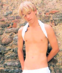 Shirtless Teens & Twink Boys 592c8a4d68f4f.jpg