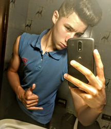 Selfies 592c93f45460b.jpg
