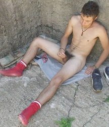 Boys Being Naked 5974e967be0e0.jpg