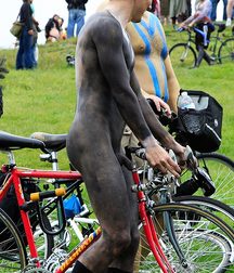 Nude Parades and Cycling 597521d456c27.jpg