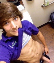 Selfies Never Stop 59754c21cf885.jpg