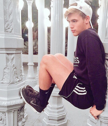 Cute Guys non-nude 59861d3675156.png