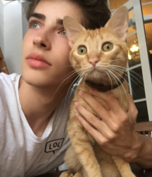 Cute Guys non-nude 59861d985447f.png