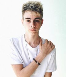 Cute Guys non-nude 59861daab2280.jpg