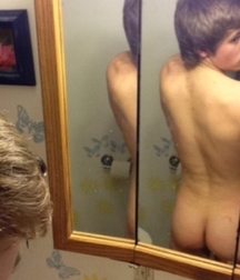 The Definitive Selfie File 5994a577ea18d.jpg