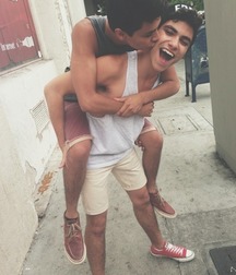 Guys in LoVe 5999e454b1a9c.jpg