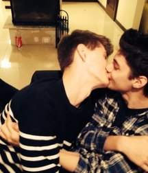 Guys in LoVe 5999e4981d1aa.jpg