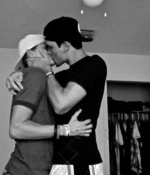 Cute Couples Kissing 599e2a175601c.jpg