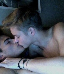 Cute Couples Kissing 599e2a249b3f4.jpg