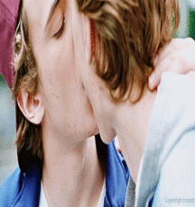 Kissing 59acbe3deeff2.gif