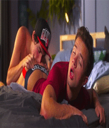 Unresitable Rimming 59bd73ee68665.gif