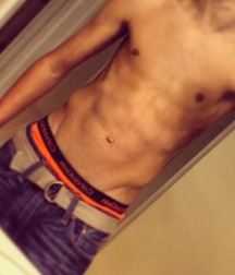 Selfie Boys non-nude 59bf1f339ad48.jpg