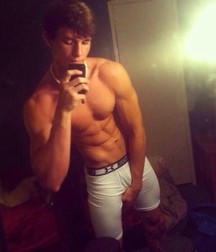 Selfie Boys non-nude 59bf1f3541946.jpg