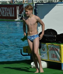 Swimmers 5a08e85a0e2b5.jpg