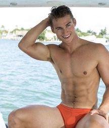 Swimmers 5a08e85e777a6.jpg