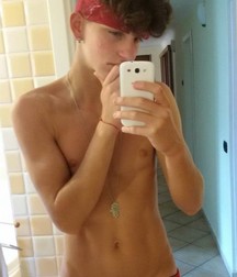 Selfie Hunks & 6 Paks 5a08f18a86c94.jpg
