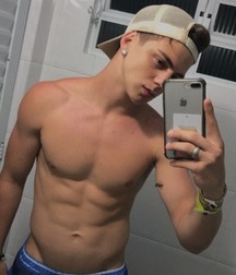 Selfie Hunks & 6 Paks 5a08f18d91299.jpg