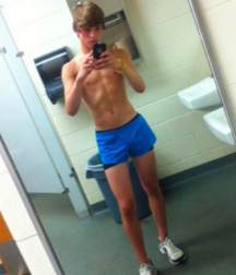 Selfie Hunks & 6 Paks 5a08f1923d1bd.png