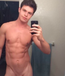 Selfie Hunks & 6 Paks 5a08f19661340.png