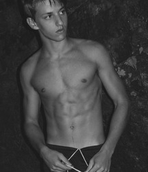 Shirtless Teens & Hunks 5a0982df51807.jpg