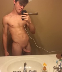 Boy Selfies 5a1a2ea234113.jpg