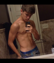 Selfies Clothed 5a1a2f3a0b530.png