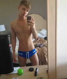 Selfies Clothed 5a1a2f453b757.jpg