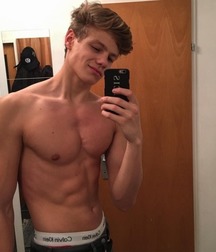 Selfies Clothed 5a1a2f4897cc9.jpg