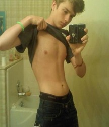 Selfies Clothed 5a1b295db0e24.jpg