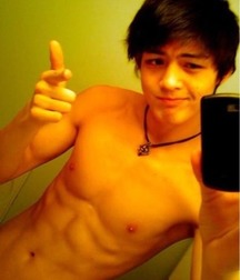 Selfies Clothed 5a1b29610bbd6.jpg