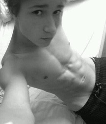 Selfies Clothed 5a1b29630e4e3.jpg