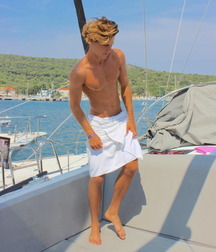 Shirtless Eye Candy 5a1b4c3ed8e04.jpg