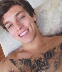 Really, Really Hot Guys 5a1b9d0813eee.jpg