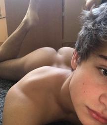 More Selfies Naked 5a28ad3f3161c.jpg