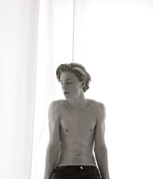 Shirtless Wonder Boys 5a2c2619cff33.jpg