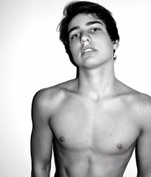 Shirtless Wonder Boys 5a2c2620a1c1e.jpg