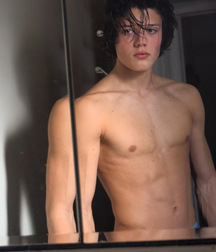 Shirtless Wonder Boys 5a2c2625de14b.jpg