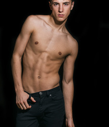 Shirtless Wonder Boys 5a2c264fade82.jpg