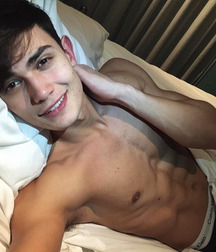 Shirtless Wonder Boys 5a2c267ae0b02.jpg