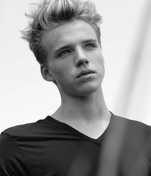 Cute Boys! 5a2c2730a9595.jpg