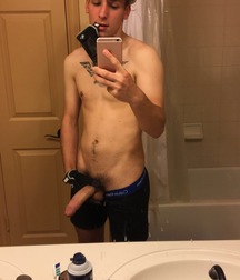 Naked Selfie Boys 5a2c5f3f2135b.jpg