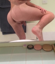 Naked Selfie Boys 5a2c5f4d1957c.jpg