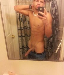 Naked Selfie Boys 5a2c5f593aa36.jpg