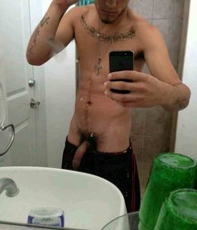 Naked Selfie Boys 5a2c5f5f153f4.jpg