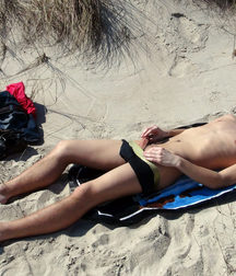 Beach, Boys & Buns 5a2fbe3b1585e.jpg